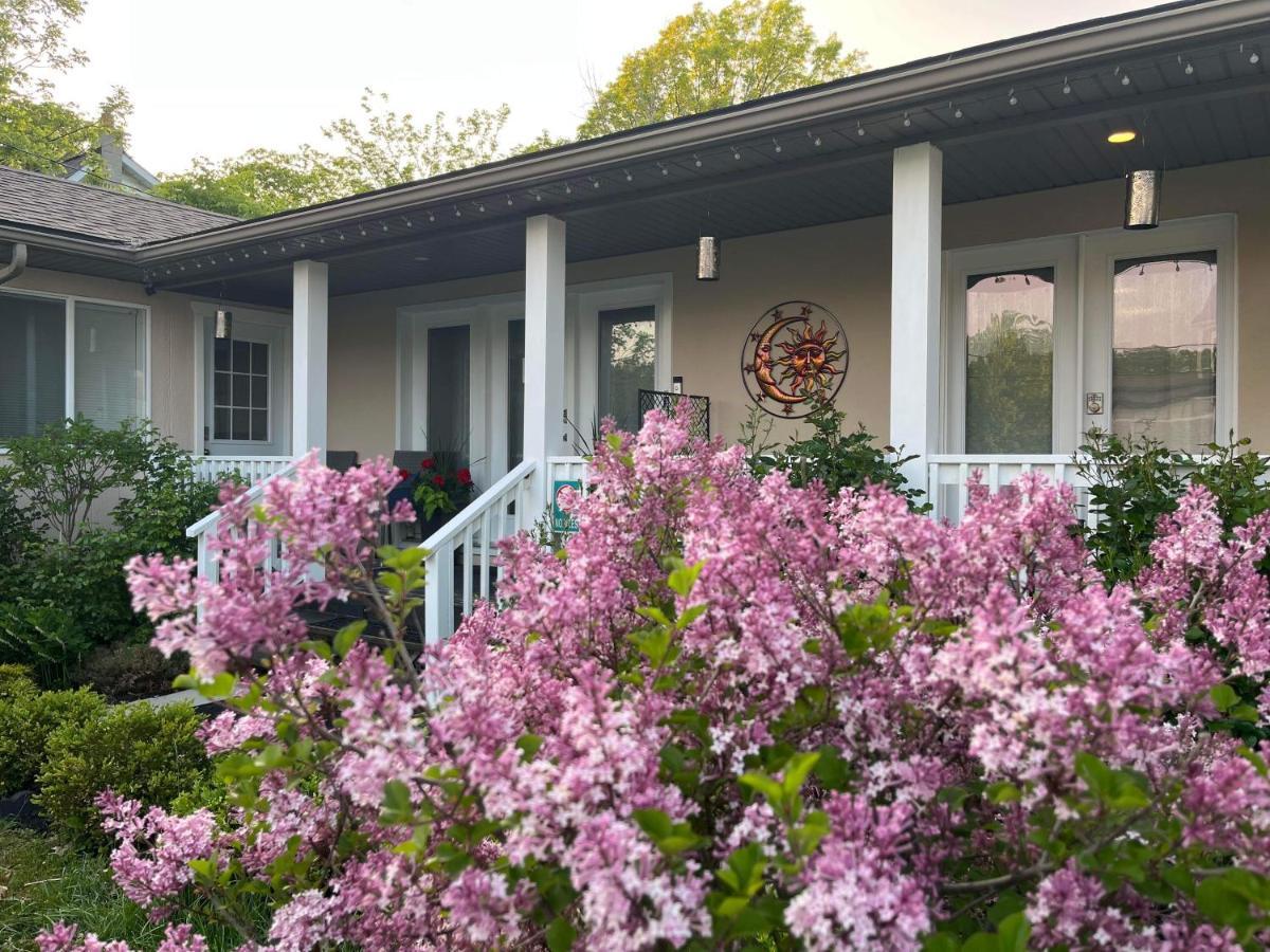 Summer Solstice Bed & Breakfast 滨湖尼亚加拉 外观 照片